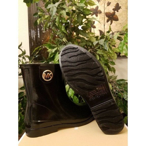 MICHAEL KORS WOMEN'S BENJI RAIN BOOTIE LOGO BOOTS - Picture 4 of 8